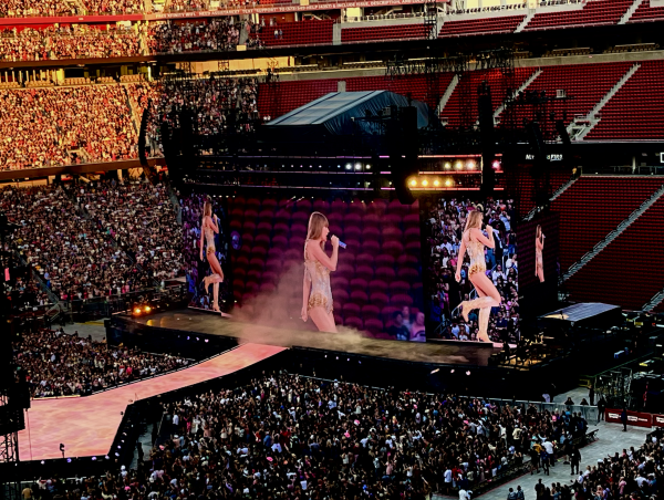Taylor Swift Concert Photo courtesy of Elise Elvander edited on iPhone

