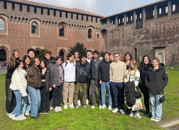 AGS students in Milan, Italy, the last stop on their twelve day European trip. Photo courtesy of @agsatcdm on Instagram